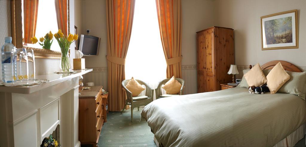 Balincourt Hotel Bournemouth Exterior photo A room at the hotel