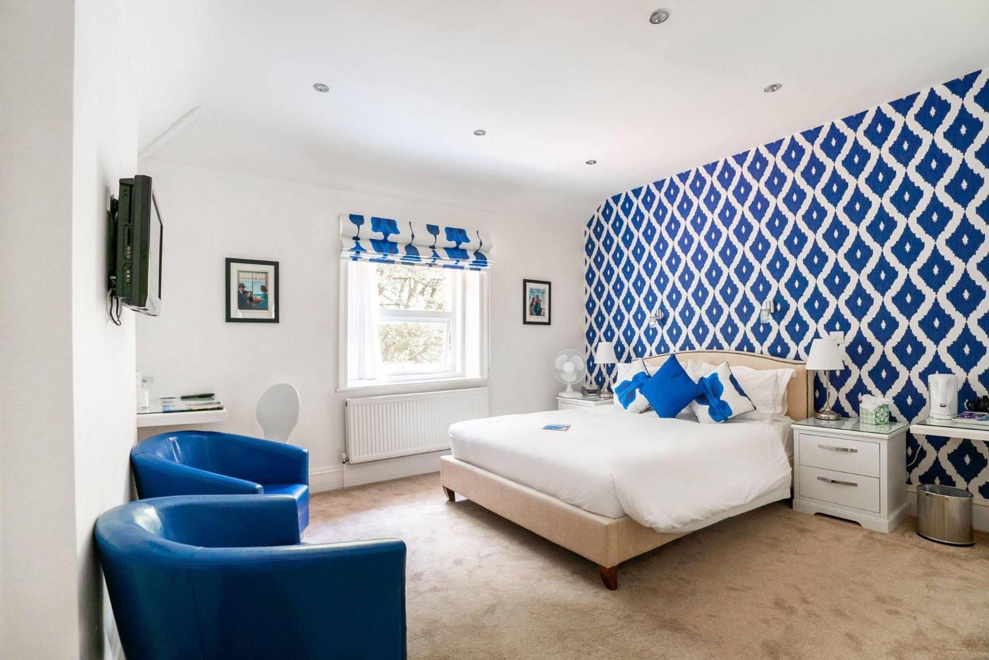 Balincourt Hotel Bournemouth Exterior photo A bedroom at the hotel