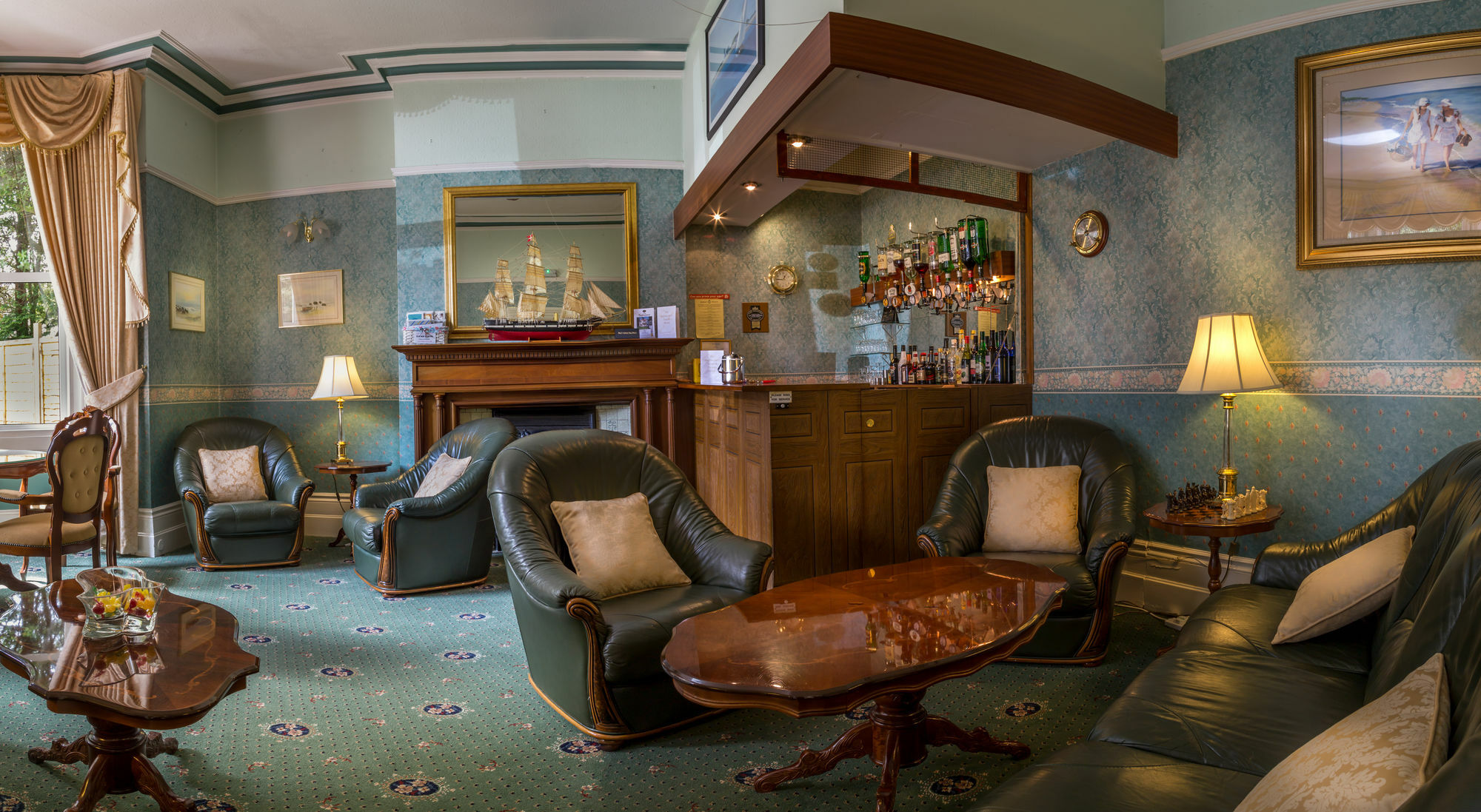 Balincourt Hotel Bournemouth Exterior photo The bar at the hotel