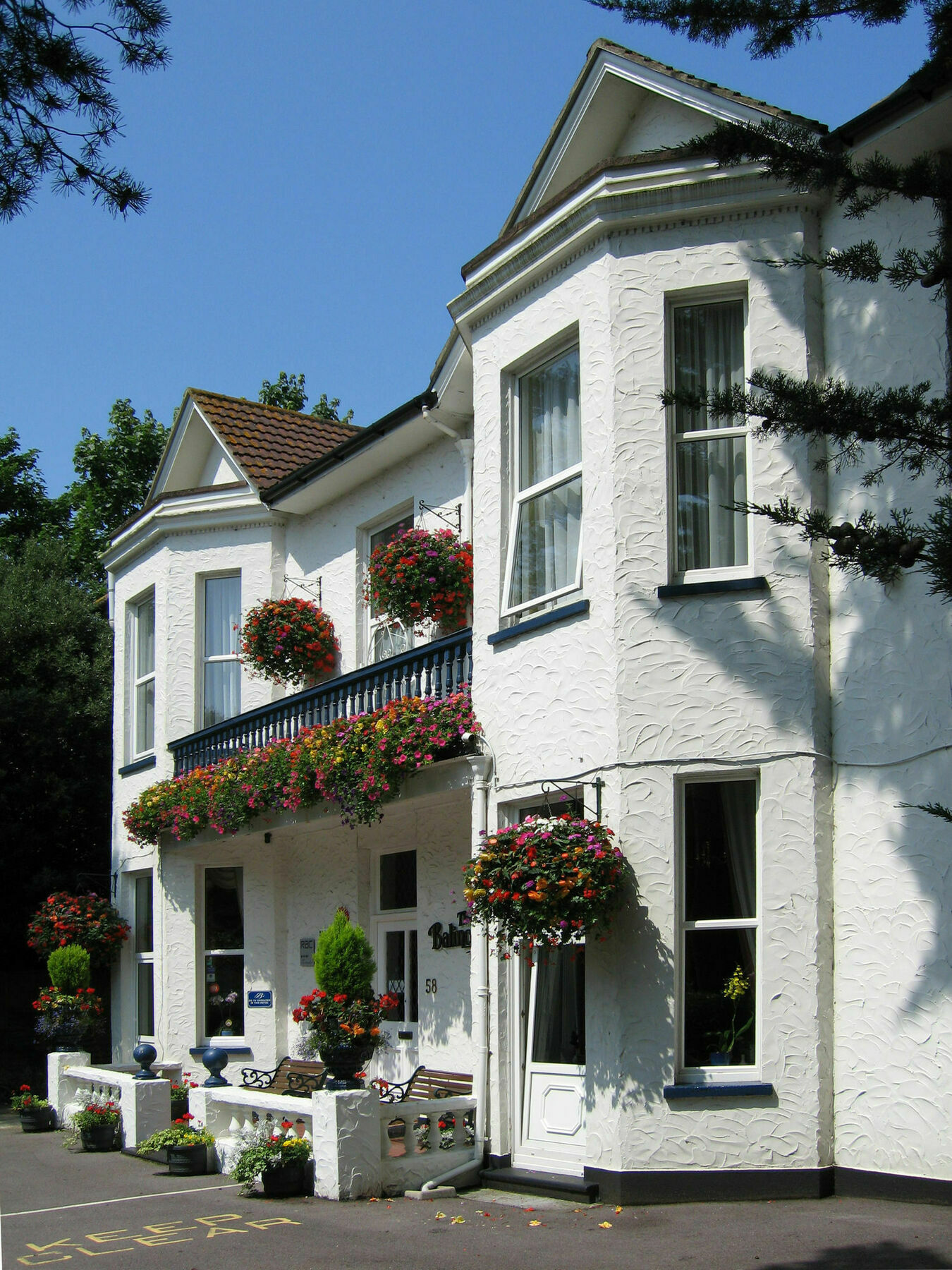 Balincourt Hotel Bournemouth Exterior photo The former home of the 10th Duke of Grafton at Euston Hall