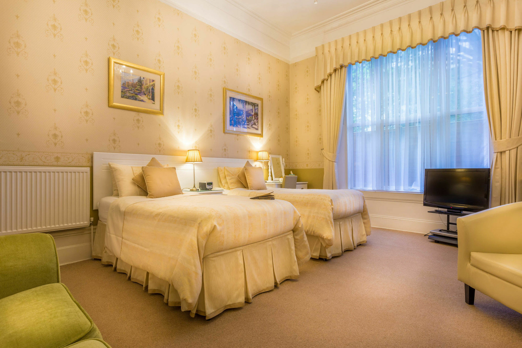 Balincourt Hotel Bournemouth Exterior photo A room at the hotel